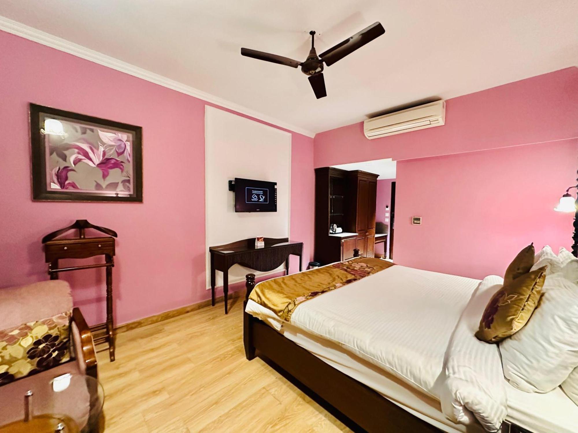 Royal Orchid Fort Resort Mussoorie Exteriör bild
