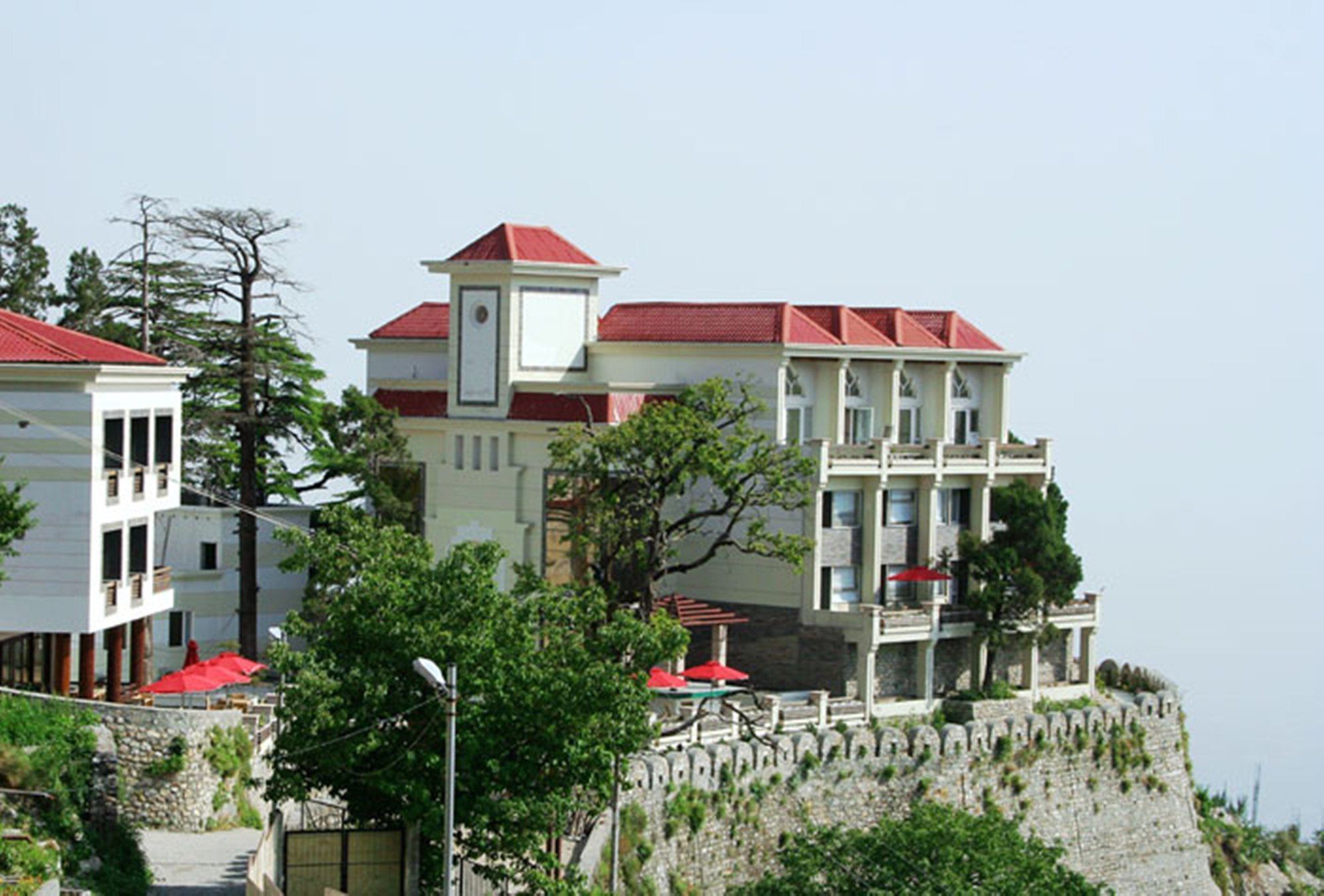Royal Orchid Fort Resort Mussoorie Exteriör bild
