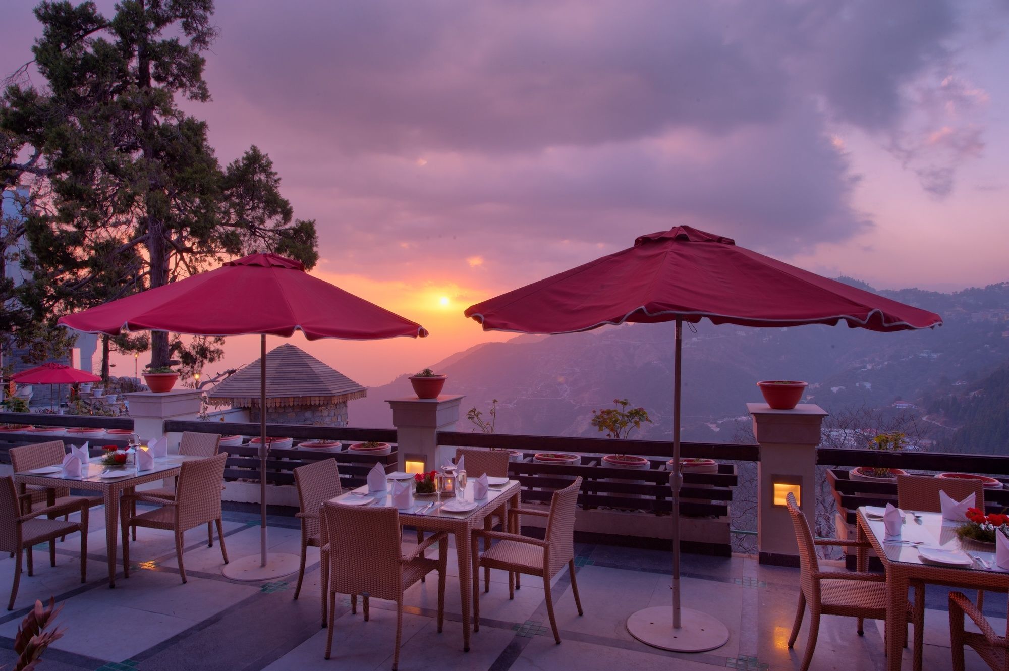Royal Orchid Fort Resort Mussoorie Exteriör bild