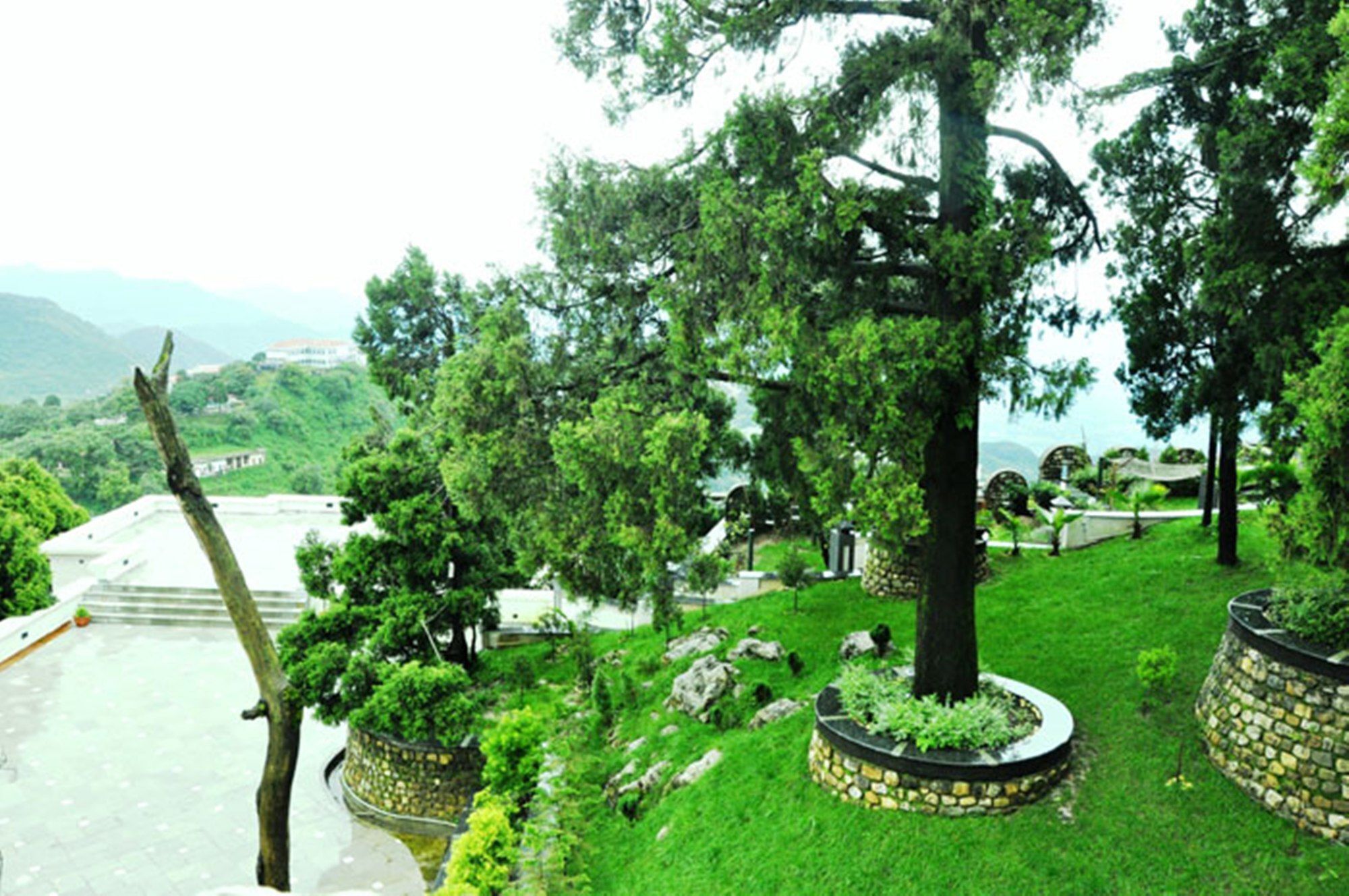 Royal Orchid Fort Resort Mussoorie Exteriör bild