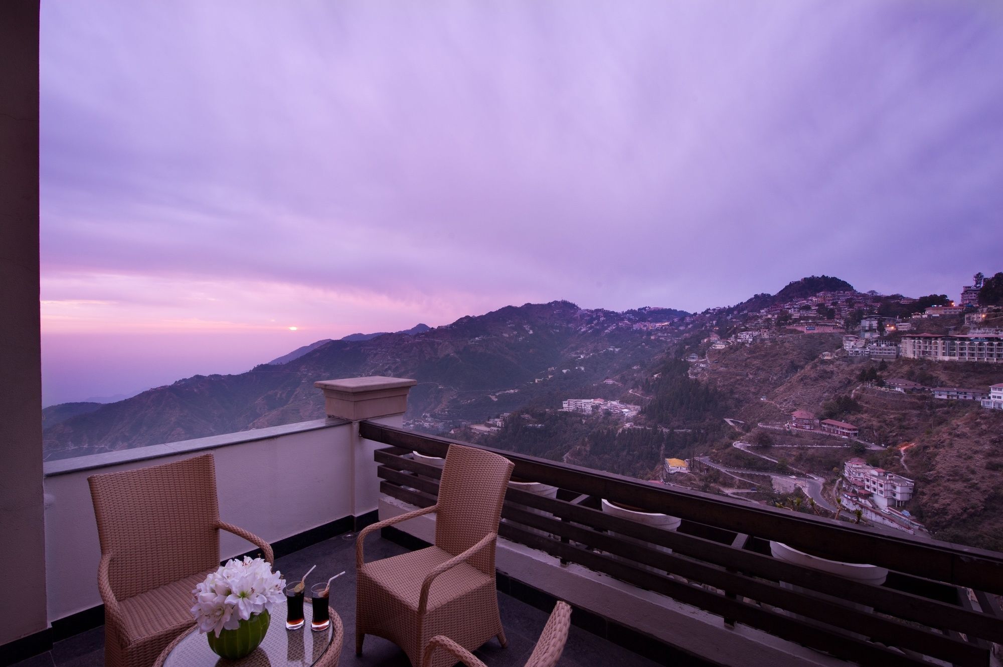 Royal Orchid Fort Resort Mussoorie Exteriör bild