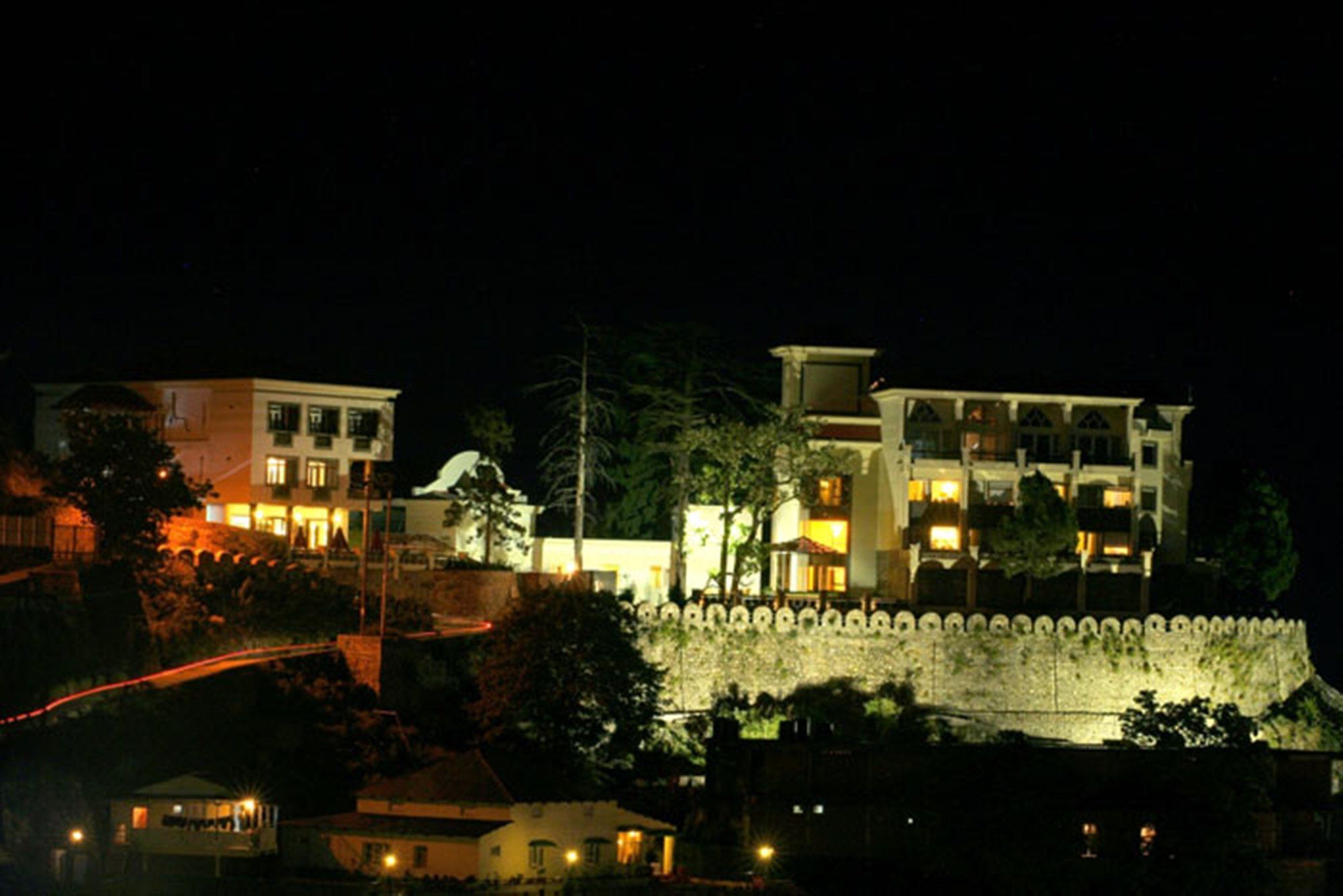 Royal Orchid Fort Resort Mussoorie Exteriör bild